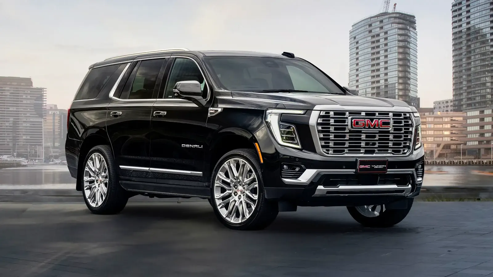 Luxury SUV photo 5 of 9